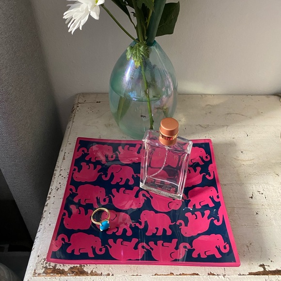 Lilly Pulitzer Tusk in Sun Catch All Tray - Picture 1 of 4